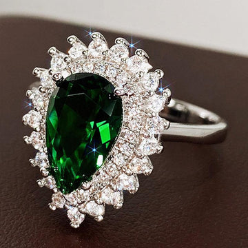 *NEW* Luxury Bright Green Pear-shaped Crystal Noble Lady Vintage Style Women's Rings - The Jewellery Supermarket